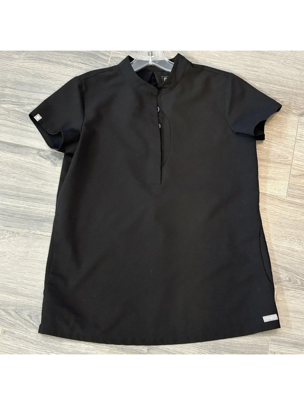 FIGS Shirt Womens XS Black Pali Crescent Technical Collection Scrub Top Medical